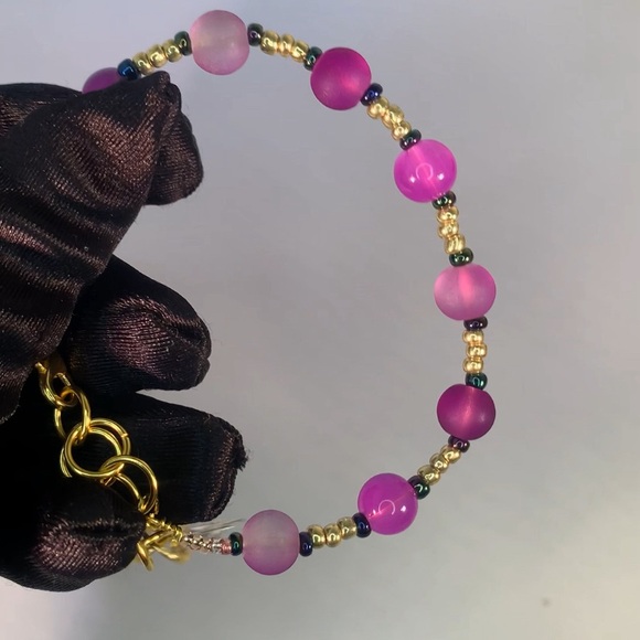 PLUM TIDES — Designer Purple Gold Glass Bead & Copper Bracelet with Fish Charm - Picture 4 of 6